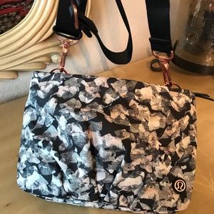 Lululemon Hip To Be Free Bag